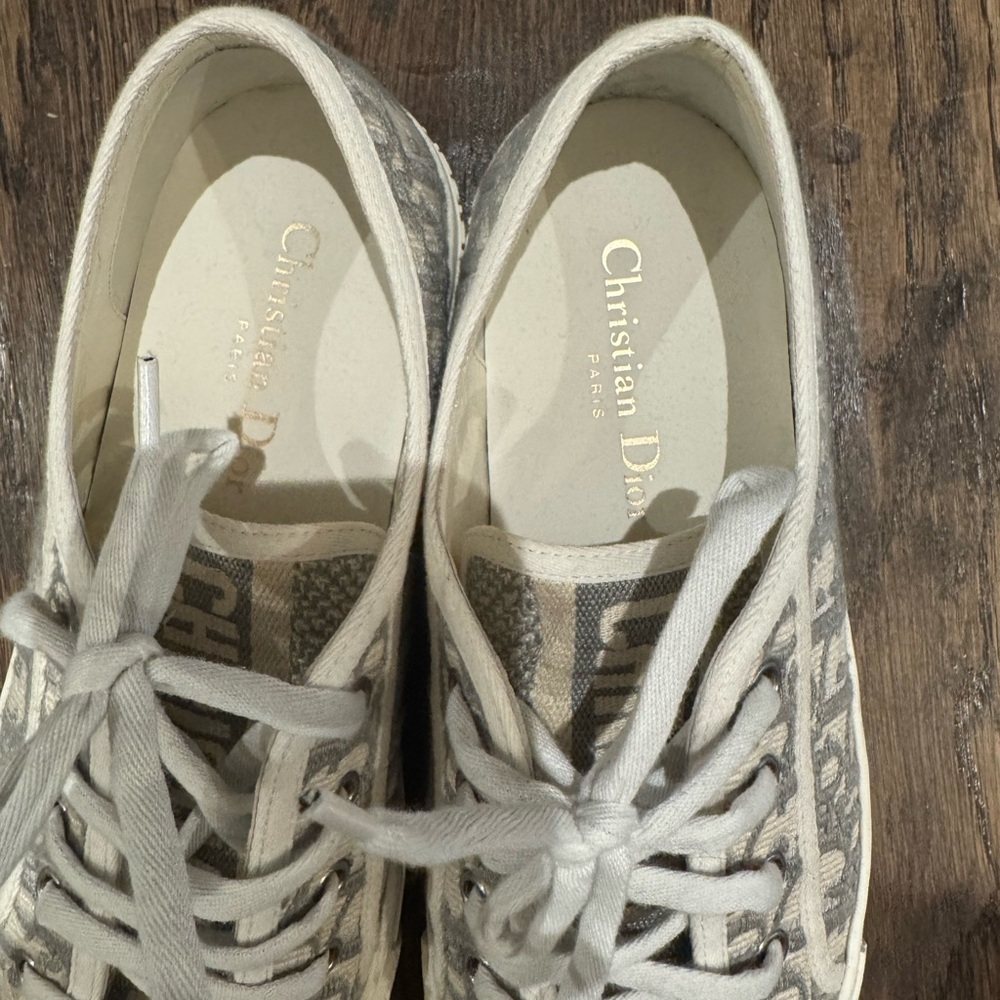 Dior Elegant Tennis Shoes - Picture 2 of 6